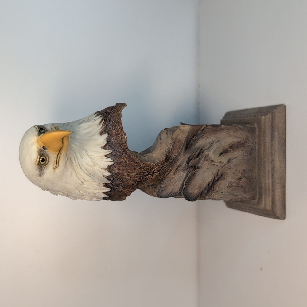 Bald Eagle Sculpture #38200 Focus
